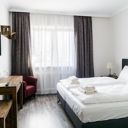 Pension Zum Meridianstein 그뮌트 외부 사진